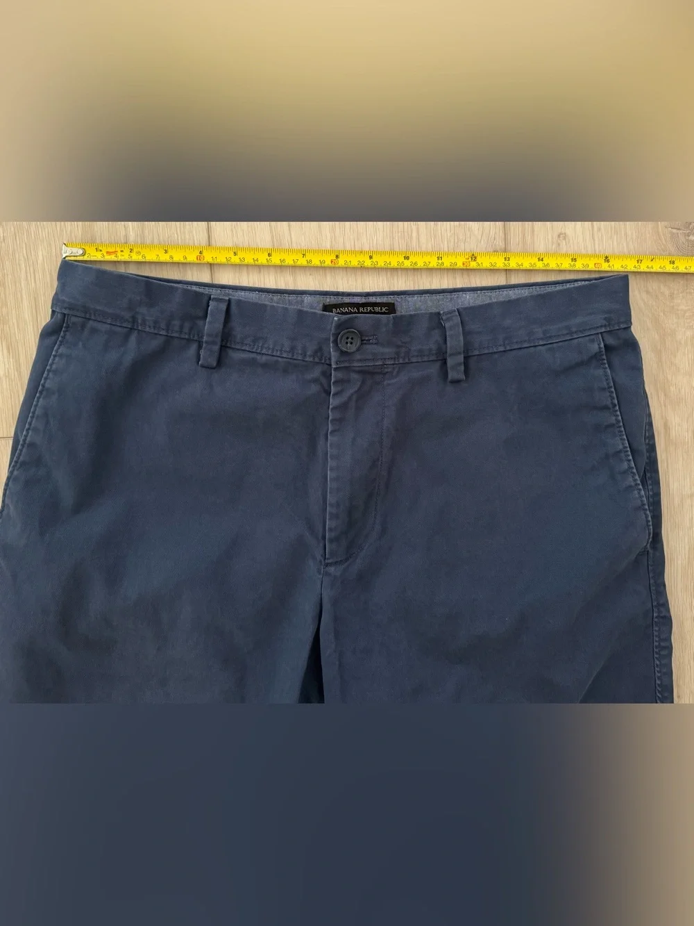 Banana Republic men’s Aiden shorts navy blue chino size 32 classic flat front